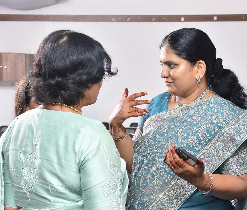 ๐๐ก๐ ๐๐๐๐ซ๐๐ญ ๐ญ๐จ ๐๐ง๐๐ฅ๐ฎ๐๐ง๐๐ข๐ง๐ ๐๐๐จ๐ฉ๐ฅ๐ – ๐๐ฎ๐ฌ๐ญ๐จ๐ฆ๐๐ซ๐ฌ, ๐๐จ๐ฅ๐ฅ๐๐๐ ๐ฎ๐๐ฌ ๐จ๐ซ ๐๐ฏ๐๐ง ๐
๐๐ฆ๐ข๐ฅ๐ฒ ๐๐๐ฆ๐๐๐ซ๐ฌ (That has nothing to do with talking)